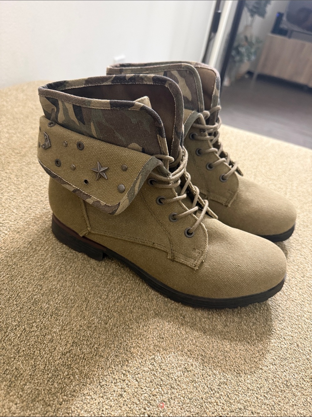 Rock & Candy Fold-Down Combat Boots - Tan with Camo Trim Sz 8.5